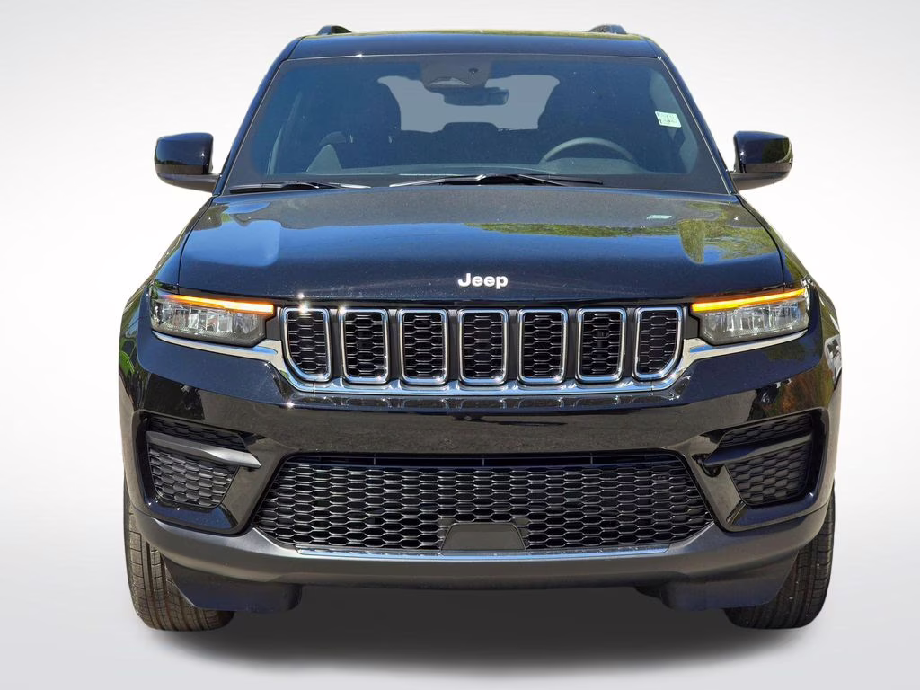 2026 Diamond Black Crystal Pearlcoat Jeep Grand Cherokee Laredo X 4X4 SUV