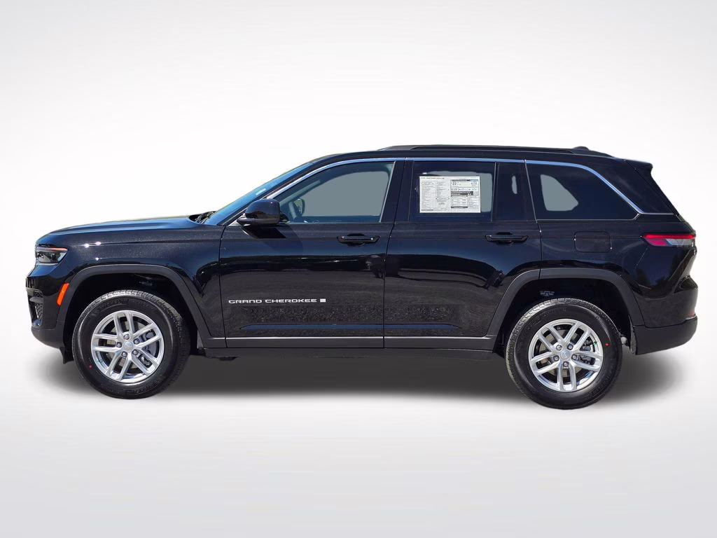 2026 Diamond Black Crystal Pearlcoat Jeep Grand Cherokee Laredo X 4X4 SUV