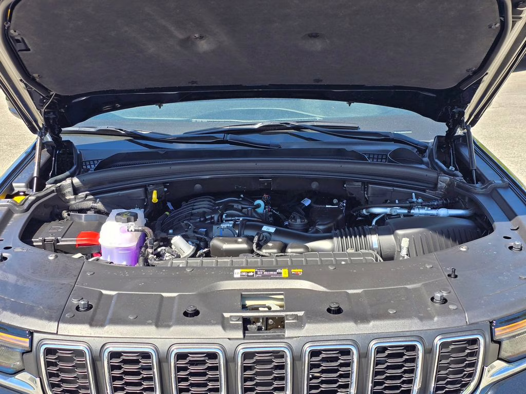 2026 Diamond Black Crystal Pearlcoat Jeep Grand Cherokee Laredo X 4X4 SUV