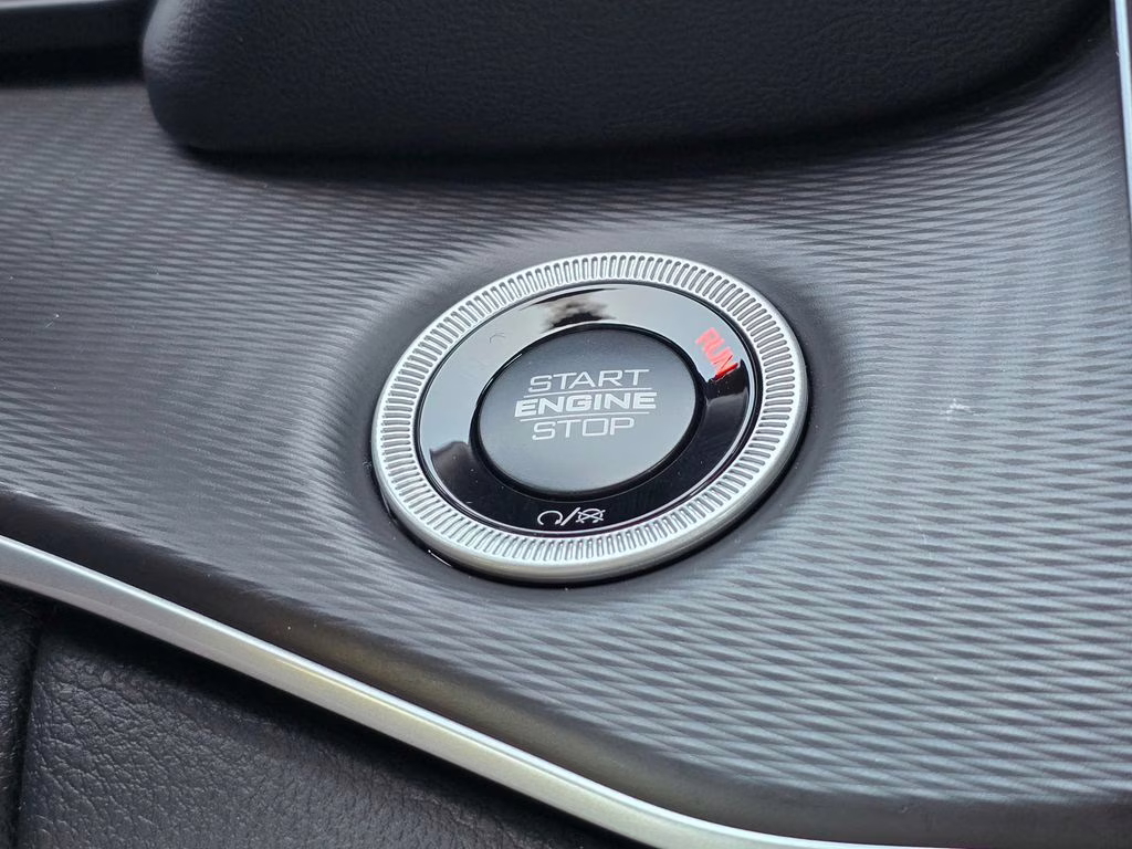 2026 Diamond Black Crystal Pearlcoat Jeep Grand Cherokee Laredo X 4X4 SUV