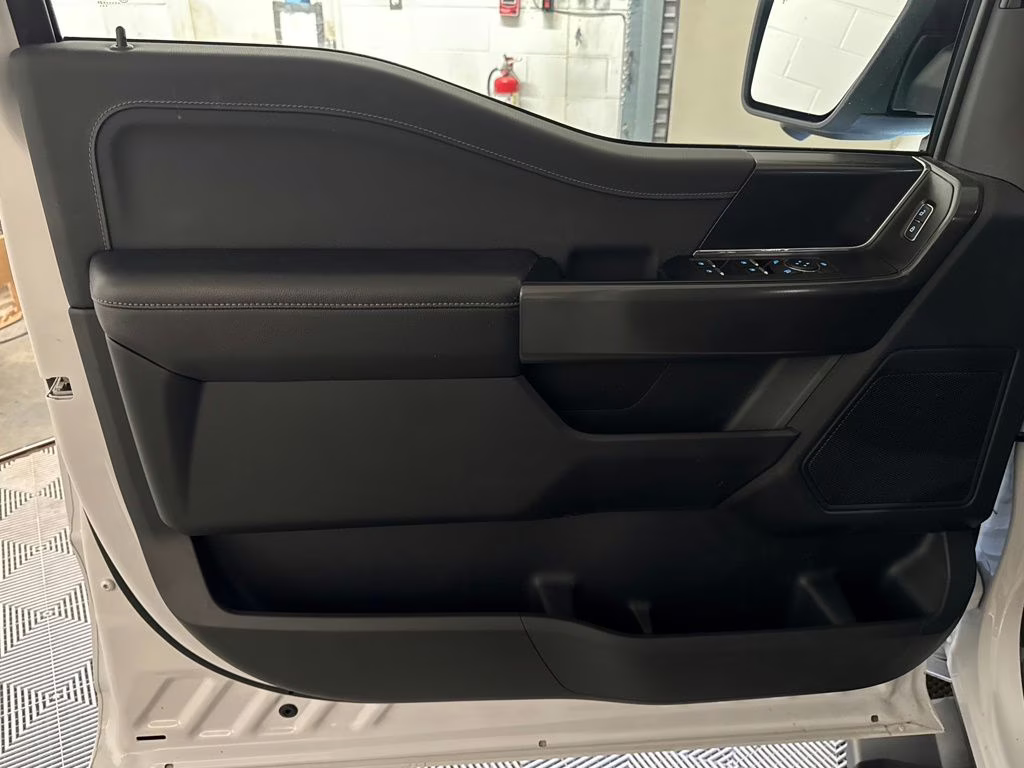 2024 Oxford White Ford F-150 XLT 4X4 Truck