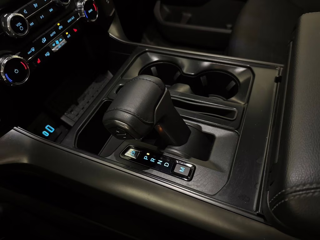 2024 Oxford White Ford F-150 XLT 4X4 Truck