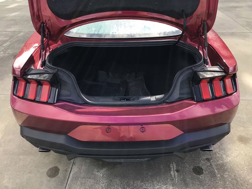 2025 Molten Magenta Metallic Tri-Coat Ford Mustang GT Premium RWD Coupe