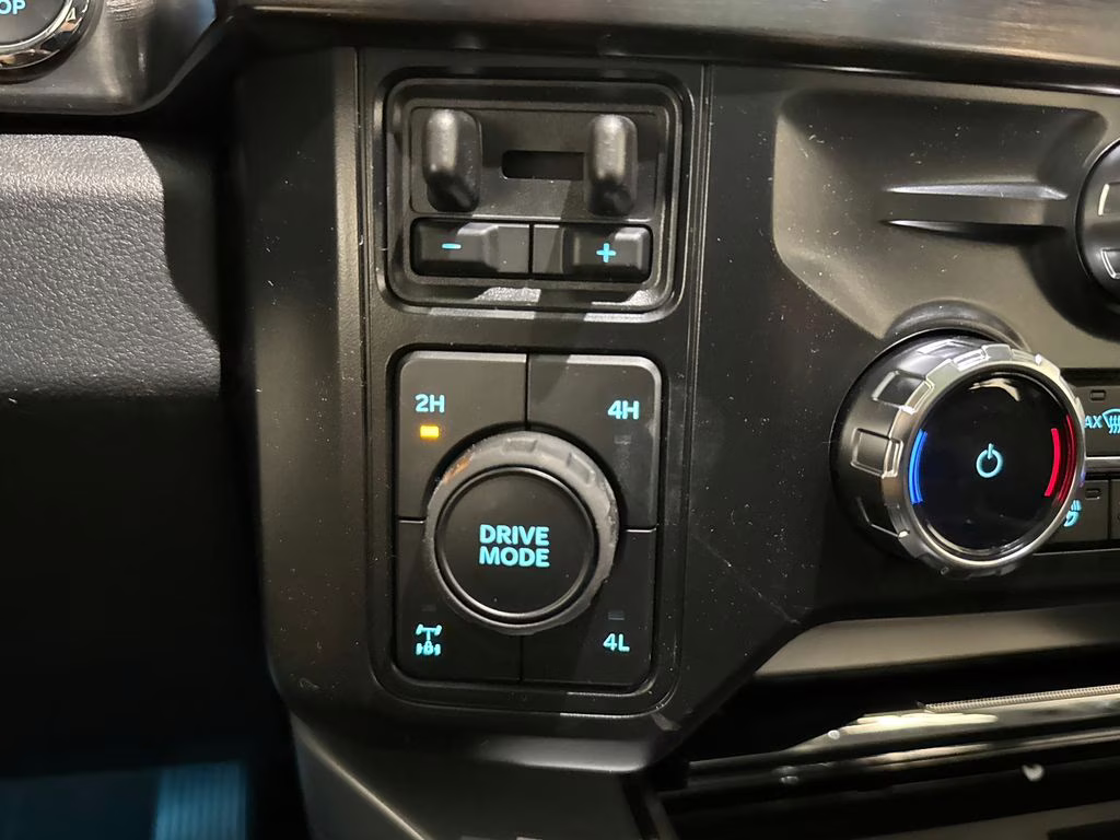 2026 Glacier Gray Metallic Tri-Coat Ford Super Duty F-250 SRW Lariat 4X4 Truck