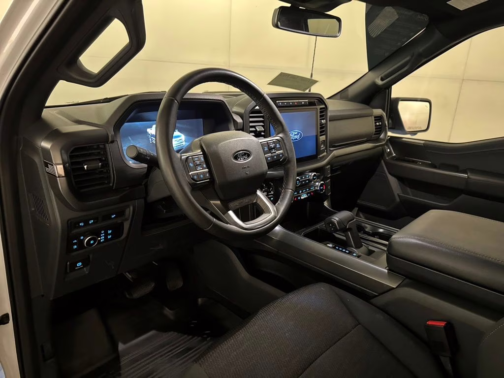 2024 Oxford White Ford F-150 XLT 4X4 Truck