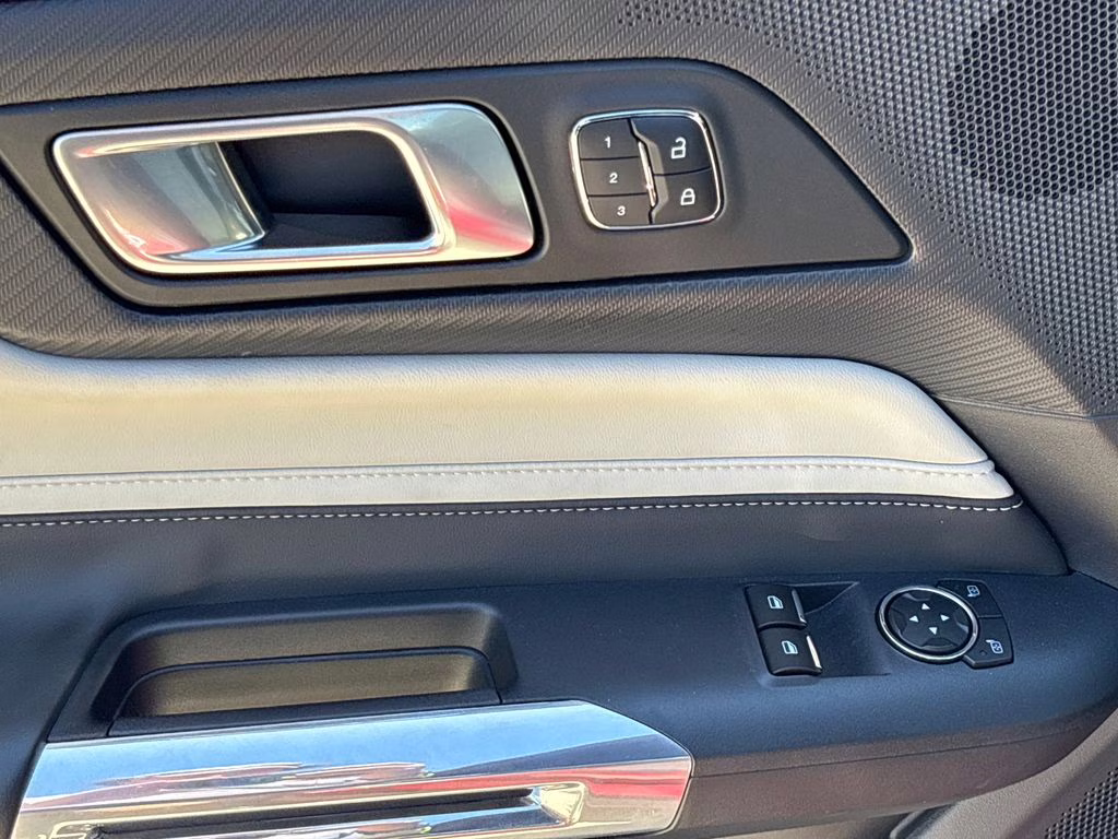 2025 Molten Magenta Metallic Tri-Coat Ford Mustang GT Premium RWD Coupe