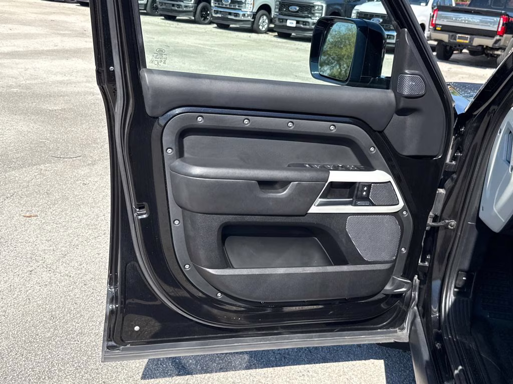 2020 Santorini Black Metallic Land Rover Defender 110 HSE AWD SUV
