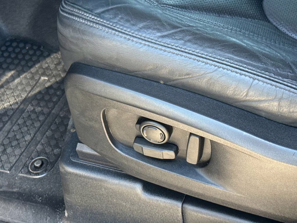 2020 Santorini Black Metallic Land Rover Defender 110 HSE AWD SUV