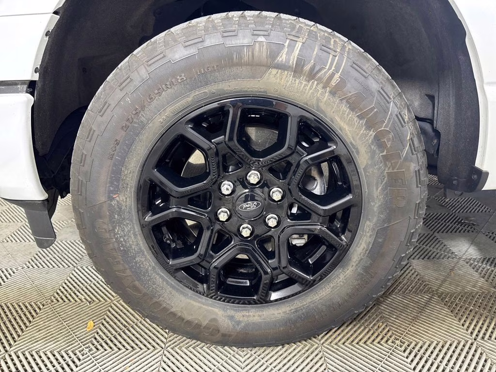 2024 Oxford White Ford F-150 XLT 4X4 Truck