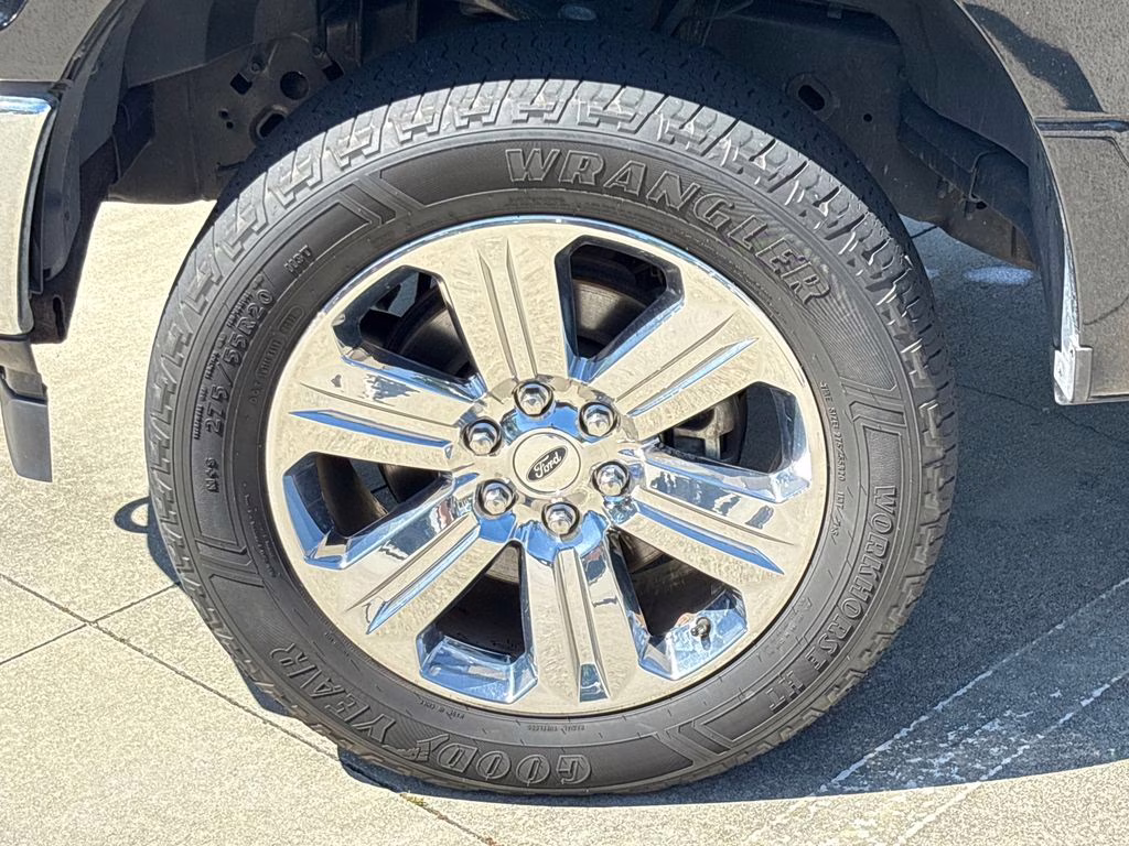 2018 Shadow Black Ford F-150 XLT 4X4 Truck