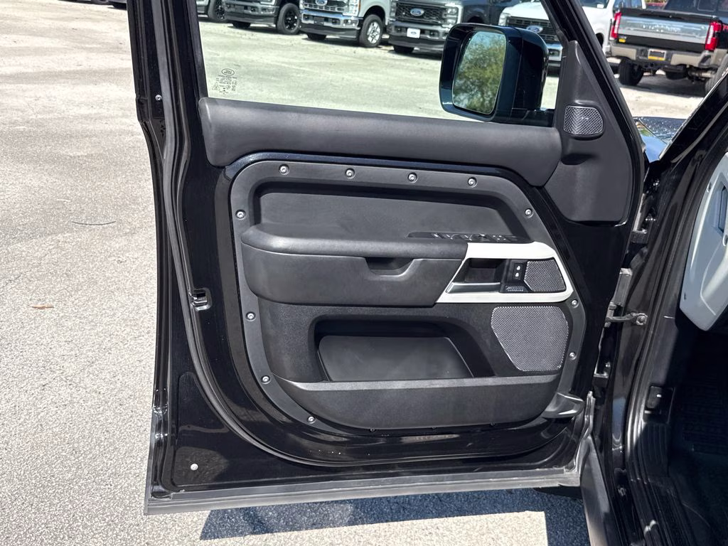 2020 Santorini Black Metallic Land Rover Defender 110 HSE AWD SUV