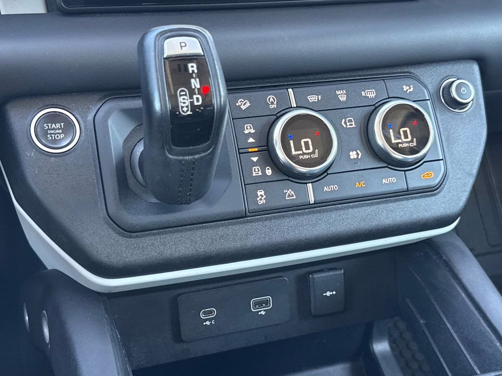 2020 Santorini Black Metallic Land Rover Defender 110 HSE AWD SUV