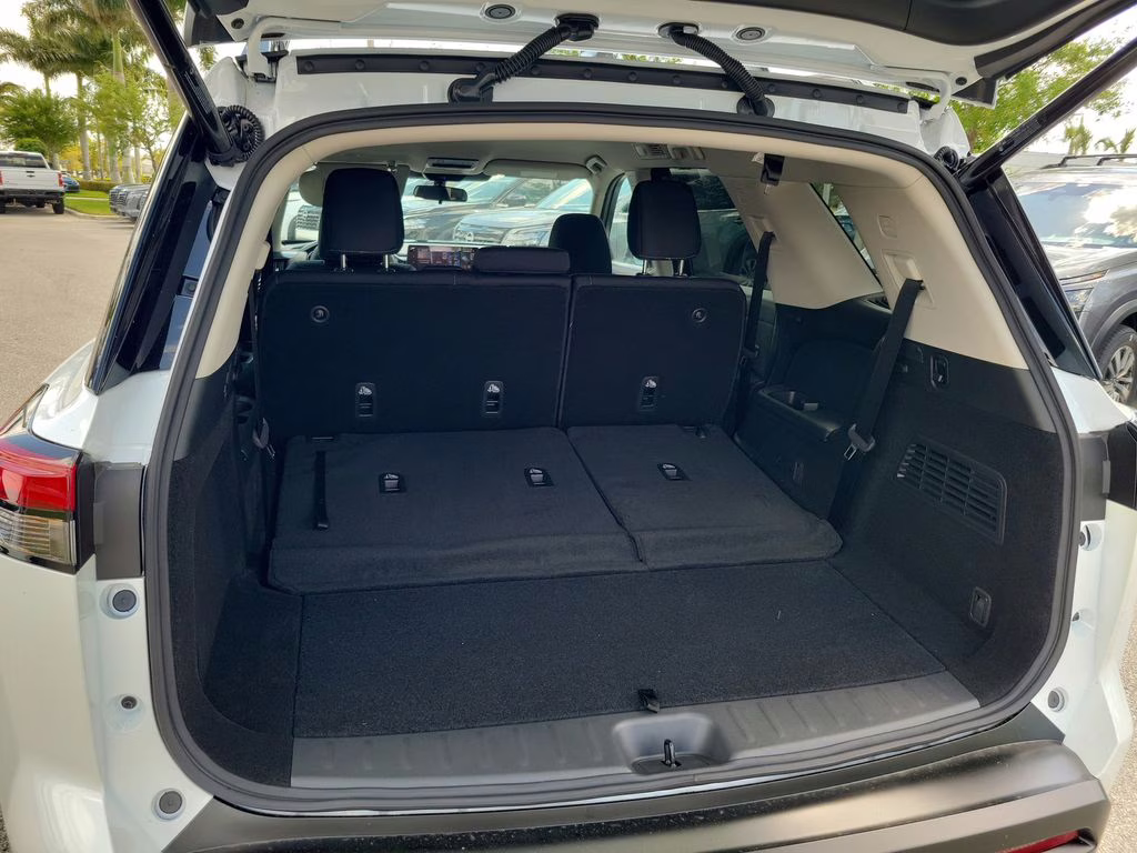 2026 Everest White Pearl Tricoat Nissan Pathfinder SV 4X4 SUV