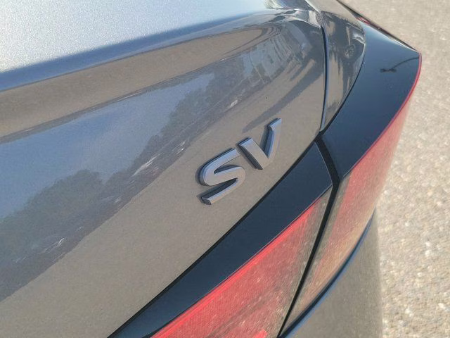 2024 Gun Metallic Nissan Altima 2.5 SV FWD Sedan