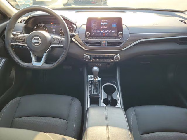2024 Gun Metallic Nissan Altima 2.5 SV FWD Sedan