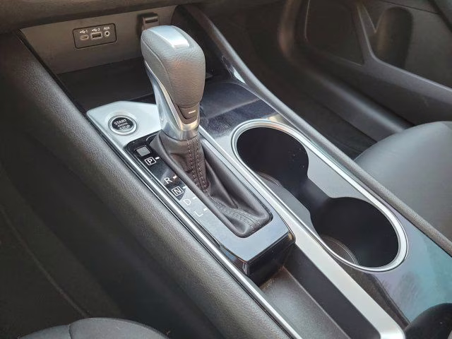 2024 Gun Metallic Nissan Altima 2.5 SV FWD Sedan