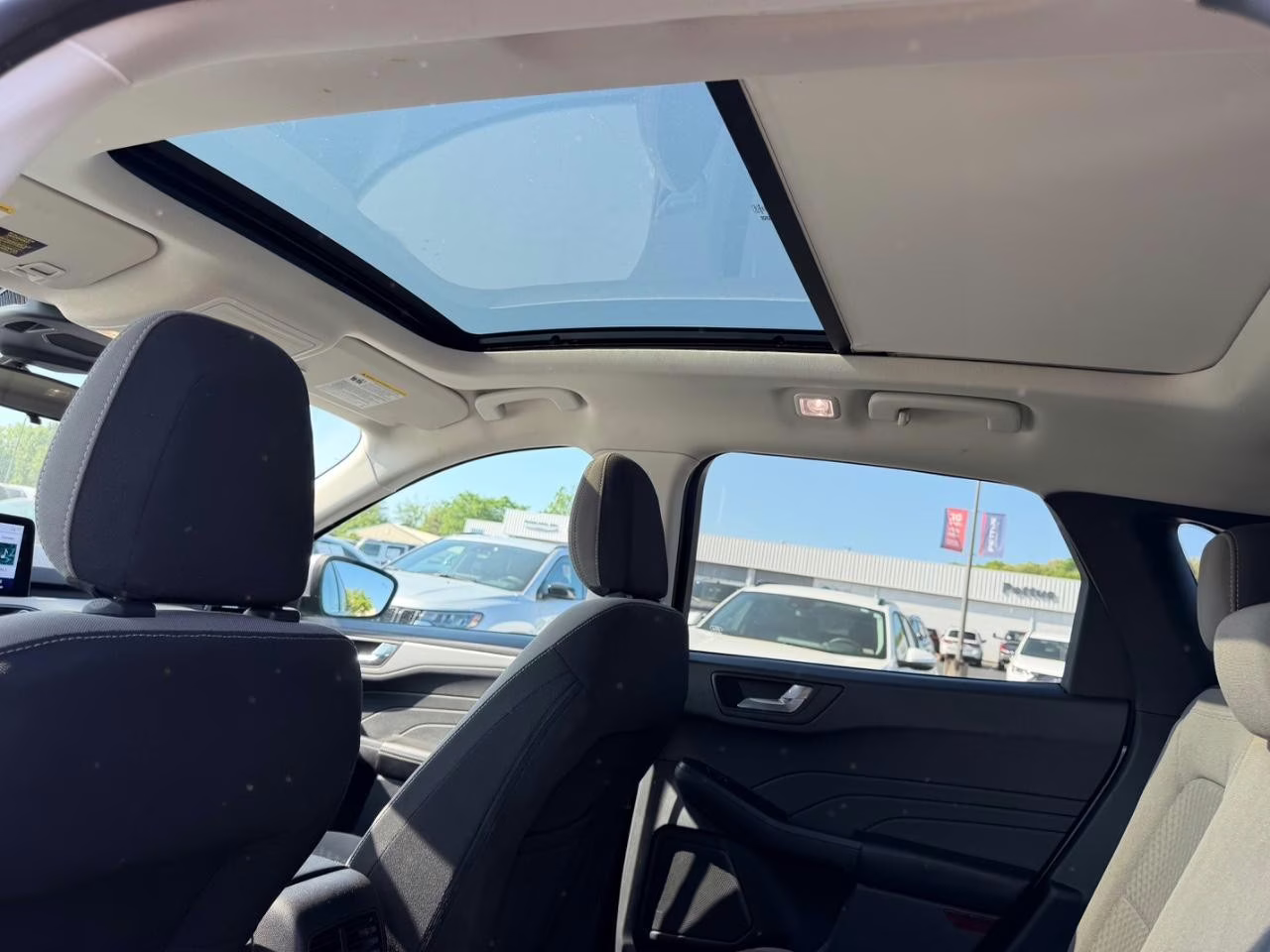 2021 Iconic Silver Metallic Ford Escape Hybrid SE FWD SUV