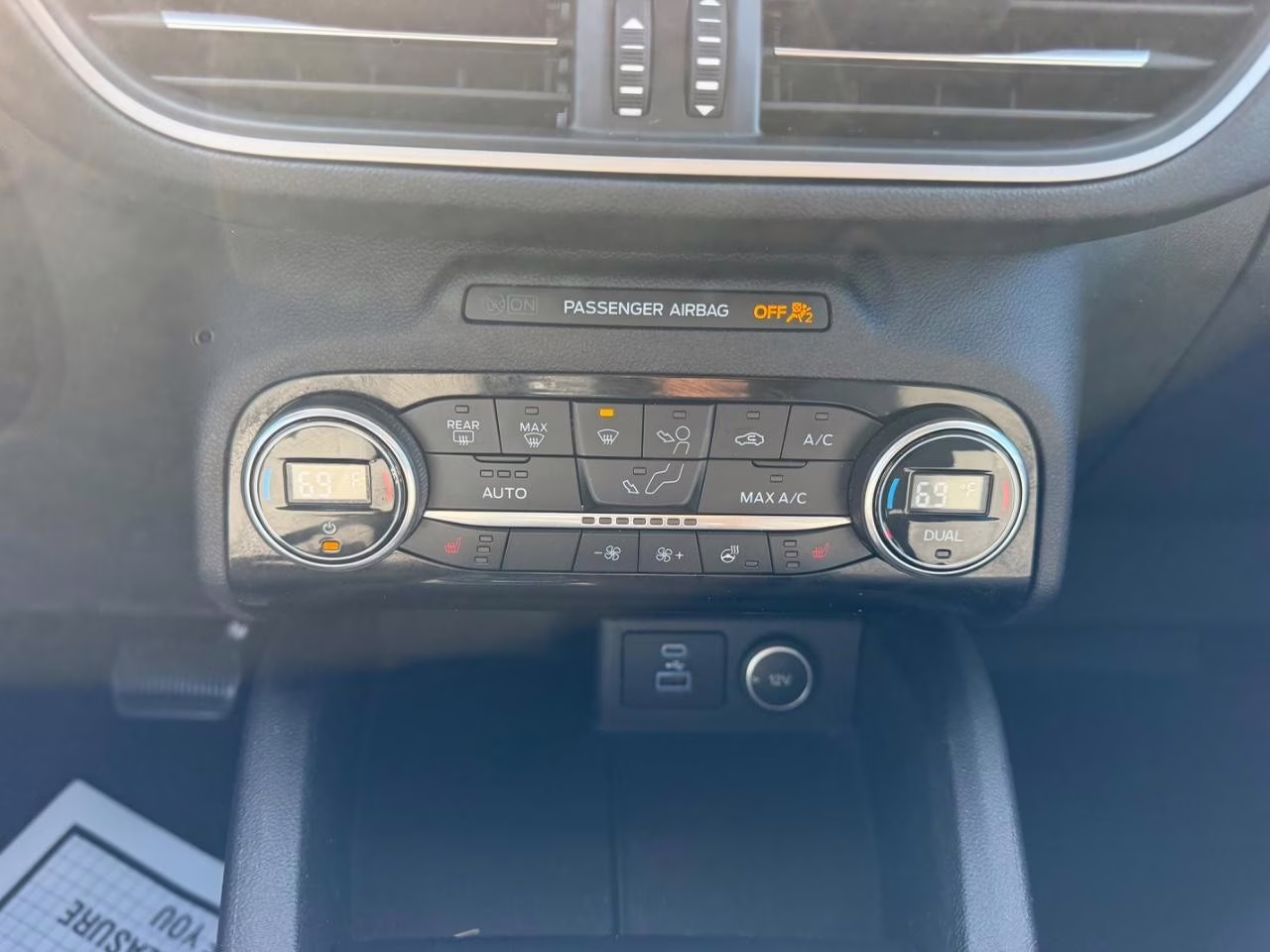 2021 Iconic Silver Metallic Ford Escape Hybrid SE FWD SUV
