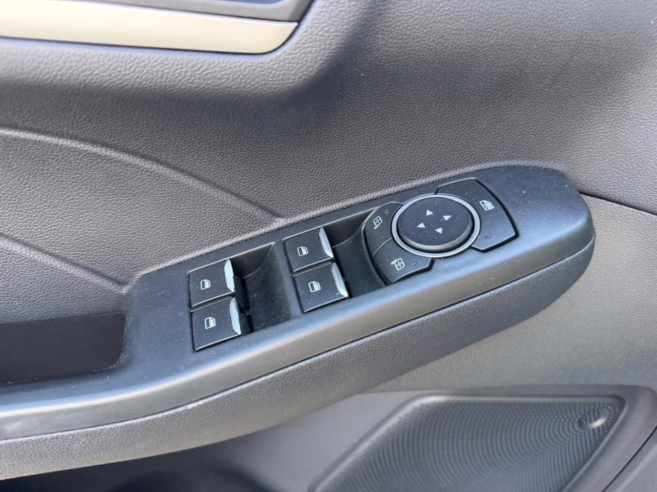 2021 Iconic Silver Metallic Ford Escape Hybrid SE FWD SUV