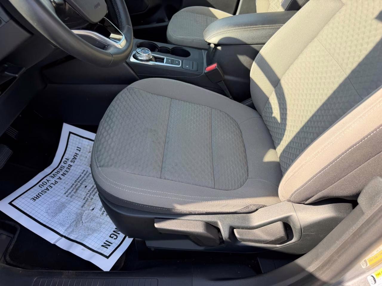 2021 Iconic Silver Metallic Ford Escape Hybrid SE FWD SUV