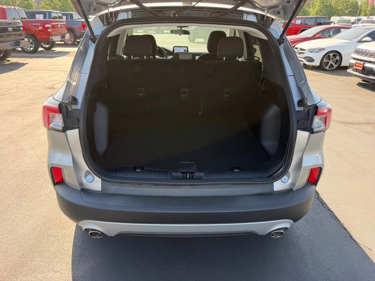 2021 Iconic Silver Metallic Ford Escape Hybrid SE FWD SUV