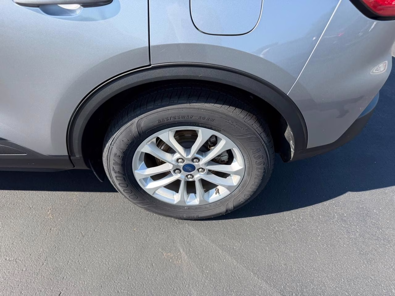 2021 Iconic Silver Metallic Ford Escape Hybrid SE FWD SUV