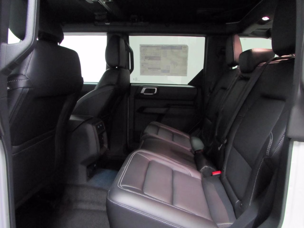 2026 Avalanche Gray Ford Bronco Outer Banks 4X4 SUV