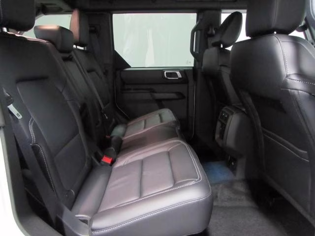 2026 Avalanche Gray Ford Bronco Outer Banks 4X4 SUV