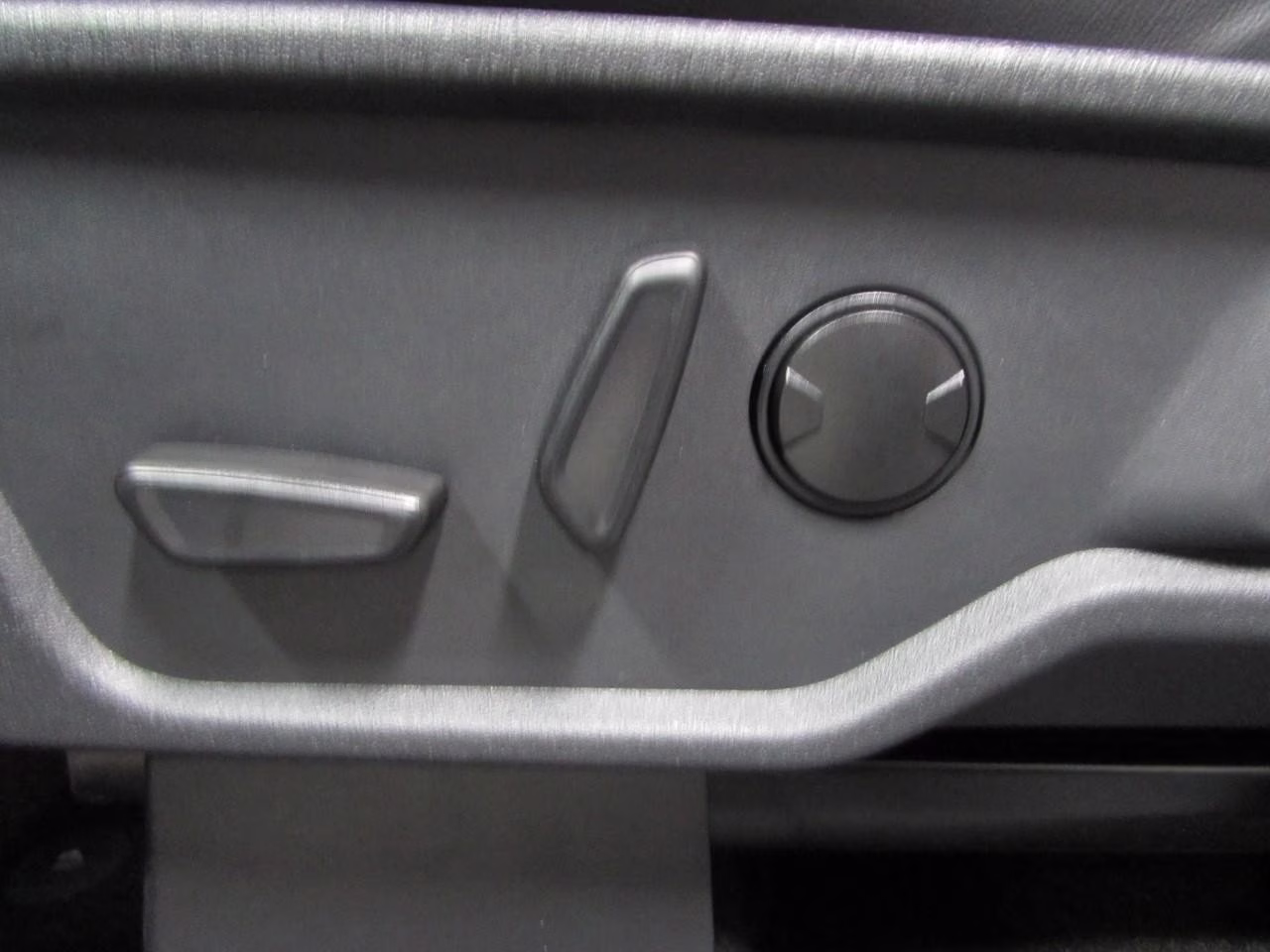 2026 Avalanche Gray Ford Bronco Outer Banks 4X4 SUV