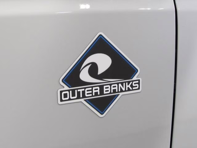 2026 Avalanche Gray Ford Bronco Outer Banks 4X4 SUV