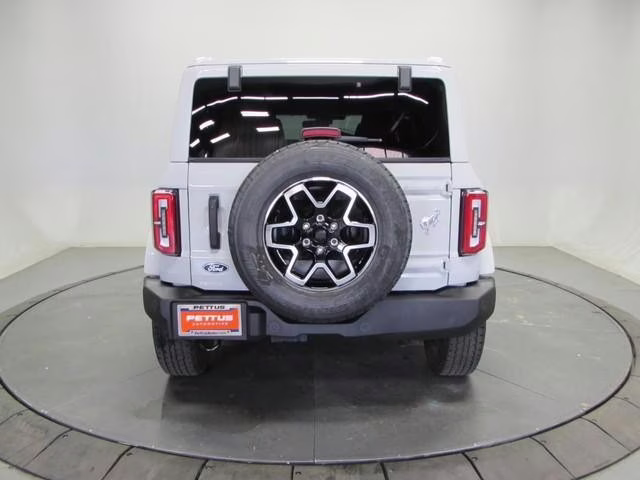 2026 Avalanche Gray Ford Bronco Outer Banks 4X4 SUV