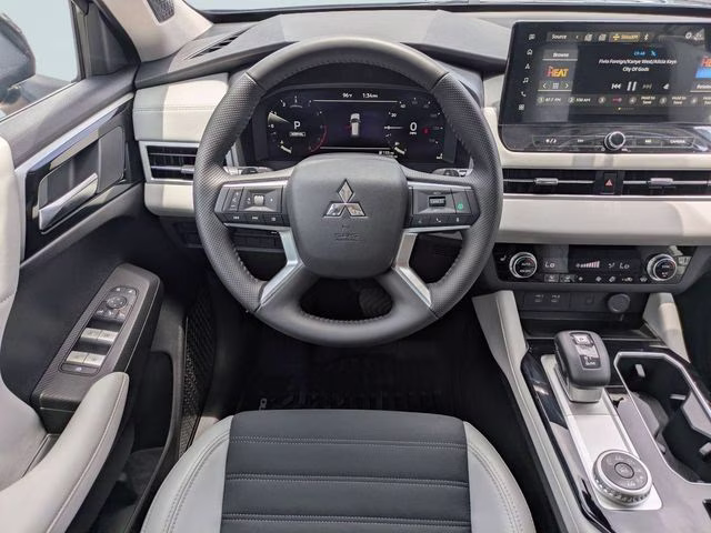 2025 Black Diamond Mitsubishi Outlander SE AWD SUV