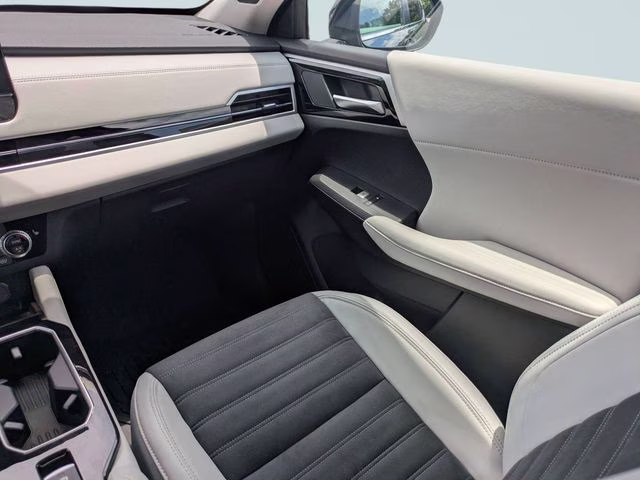 2025 Black Diamond Mitsubishi Outlander SE AWD SUV