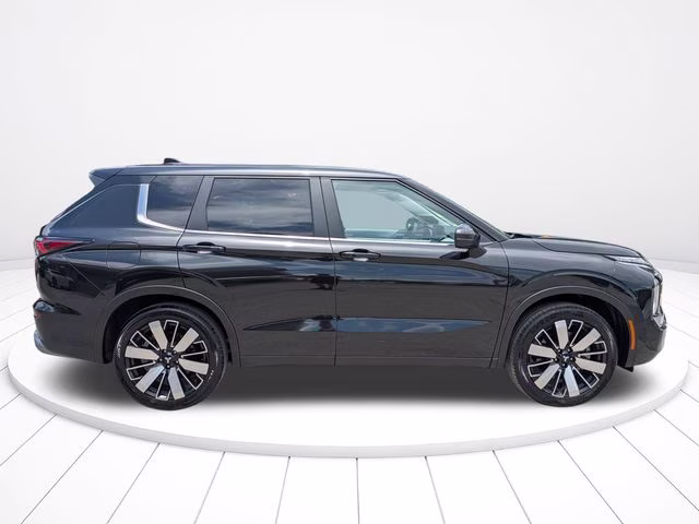 2025 Black Diamond Mitsubishi Outlander SE AWD SUV