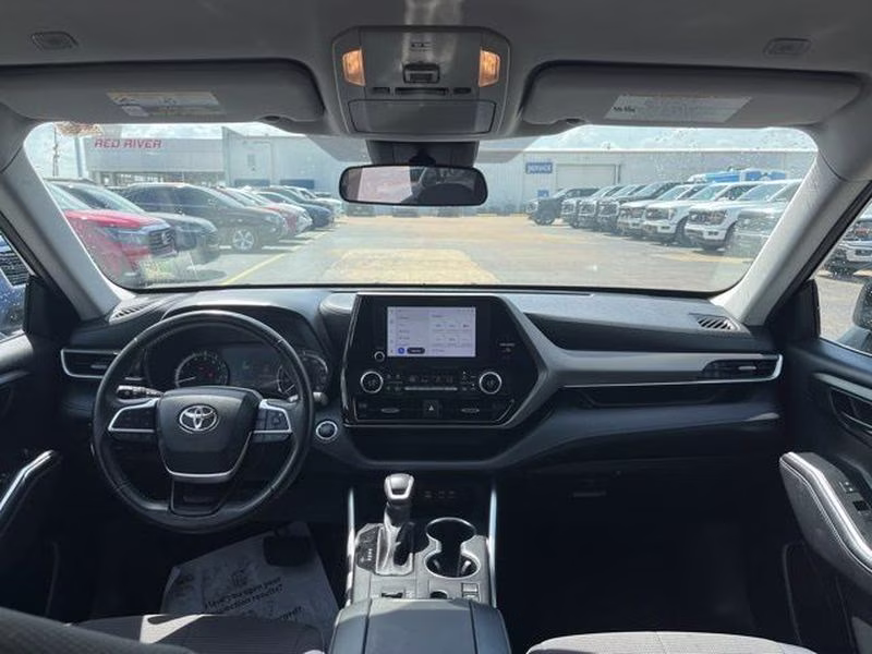2023 Midnight Black Metallic Toyota Highlander LE FWD SUV
