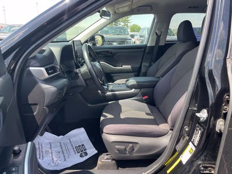 2023 Midnight Black Metallic Toyota Highlander LE FWD SUV