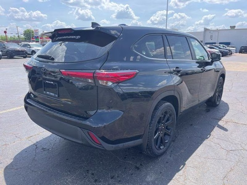 2023 Midnight Black Metallic Toyota Highlander LE FWD SUV