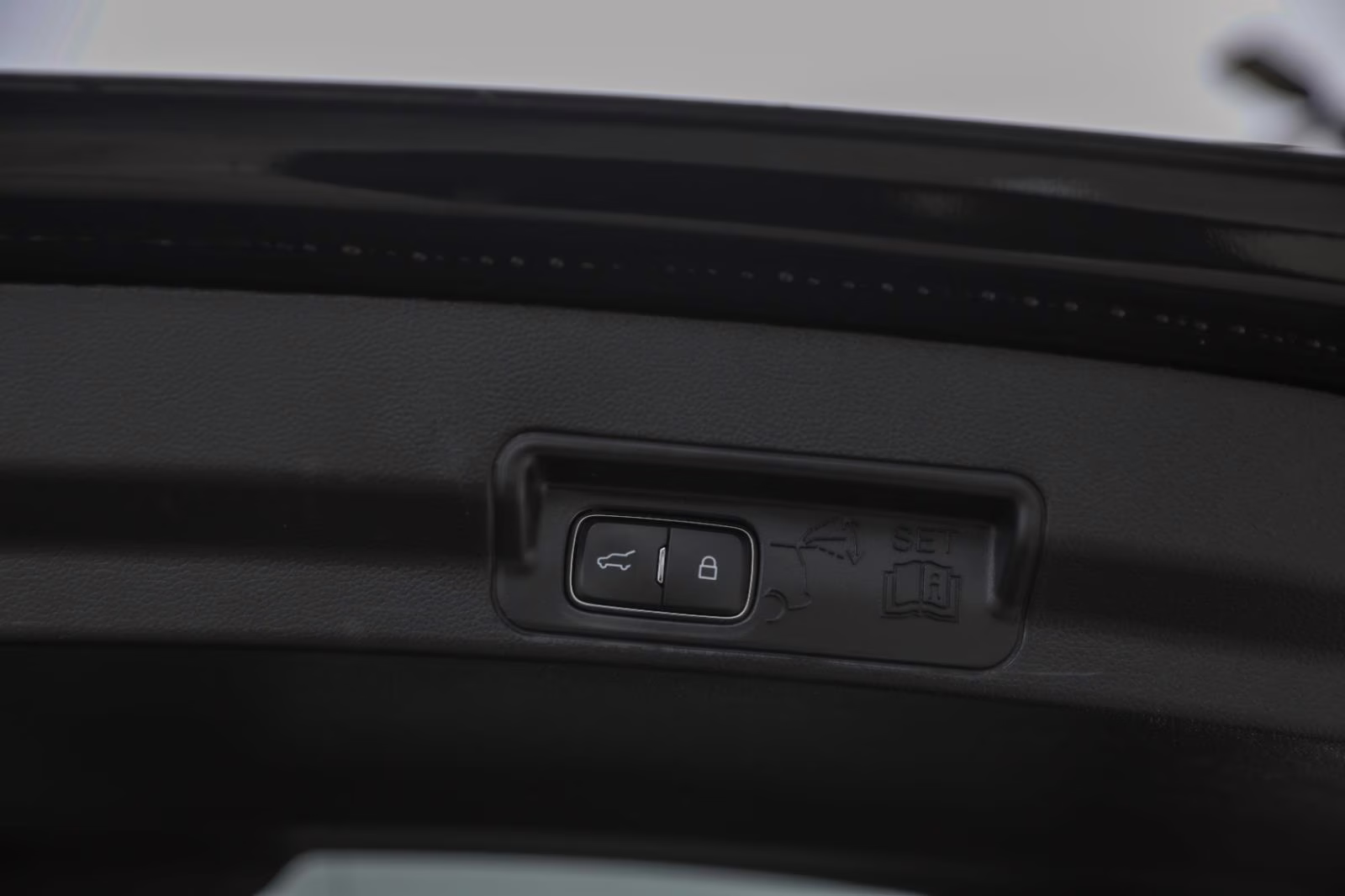 2022 Agate Black Ford Explorer ST-Line 4X4 SUV