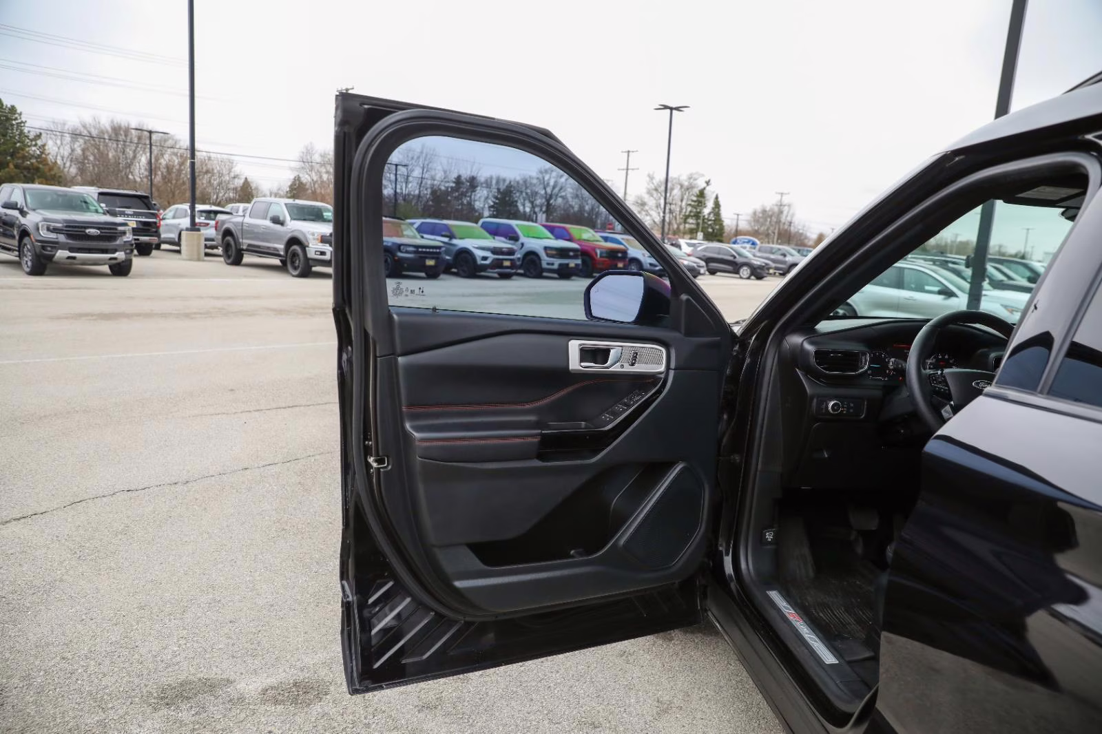 2022 Agate Black Ford Explorer ST-Line 4X4 SUV