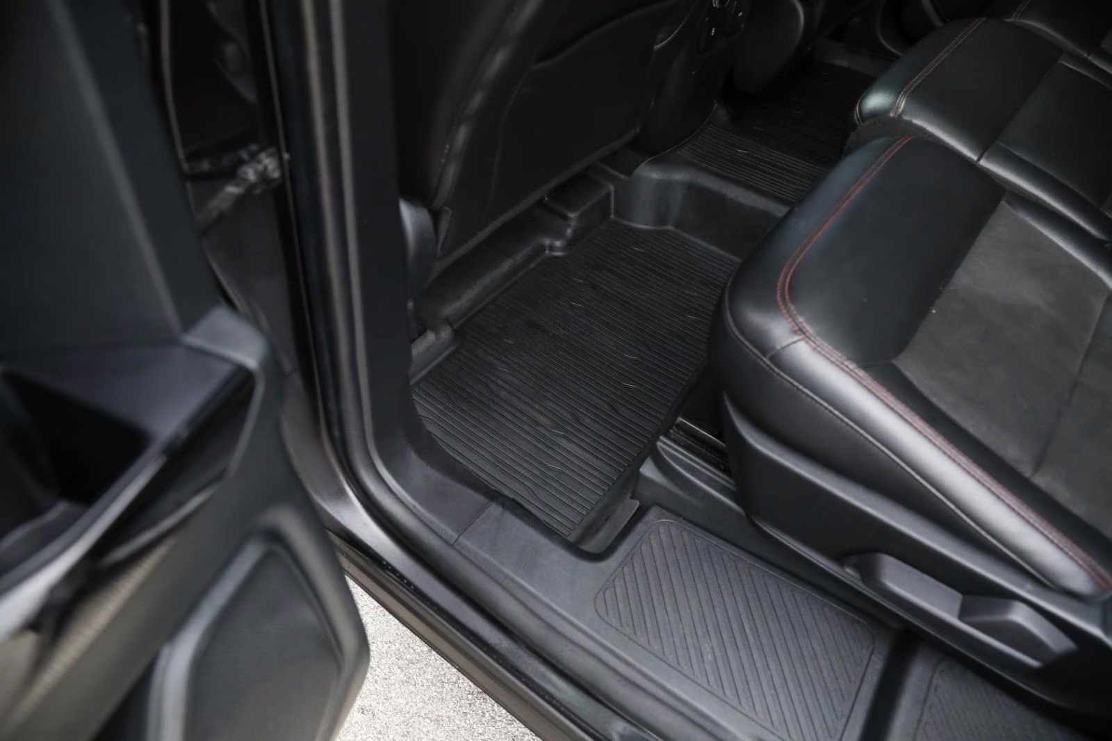2022 Agate Black Ford Explorer ST-Line 4X4 SUV