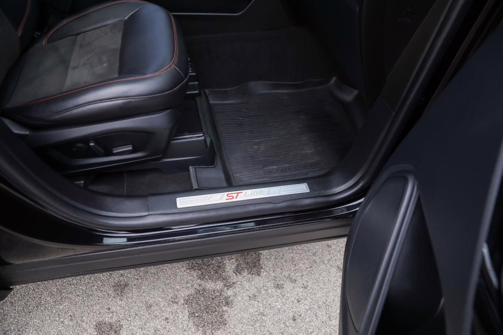 2022 Agate Black Ford Explorer ST-Line 4X4 SUV