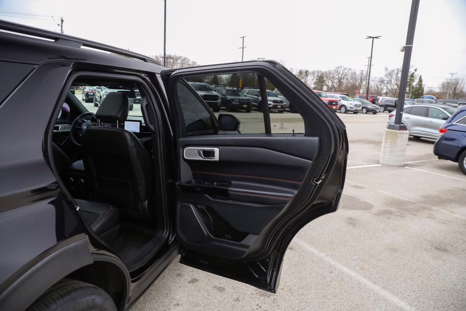 2022 Agate Black Ford Explorer ST-Line 4X4 SUV