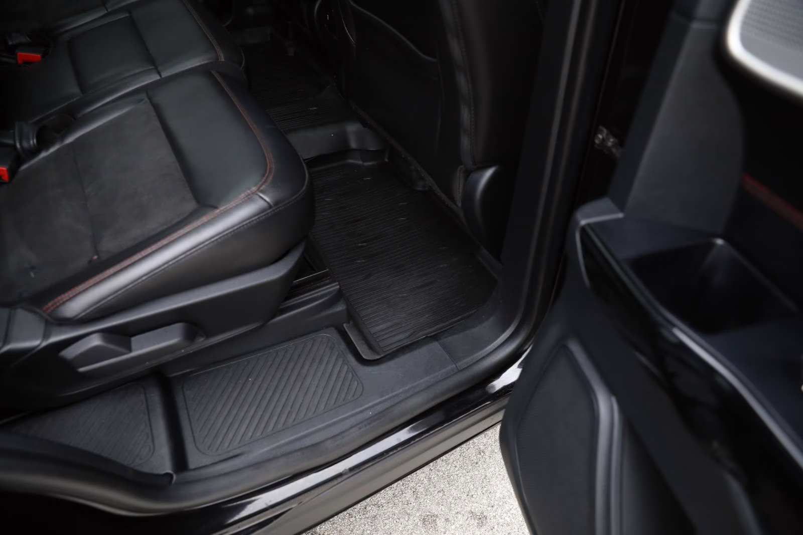 2022 Agate Black Ford Explorer ST-Line 4X4 SUV