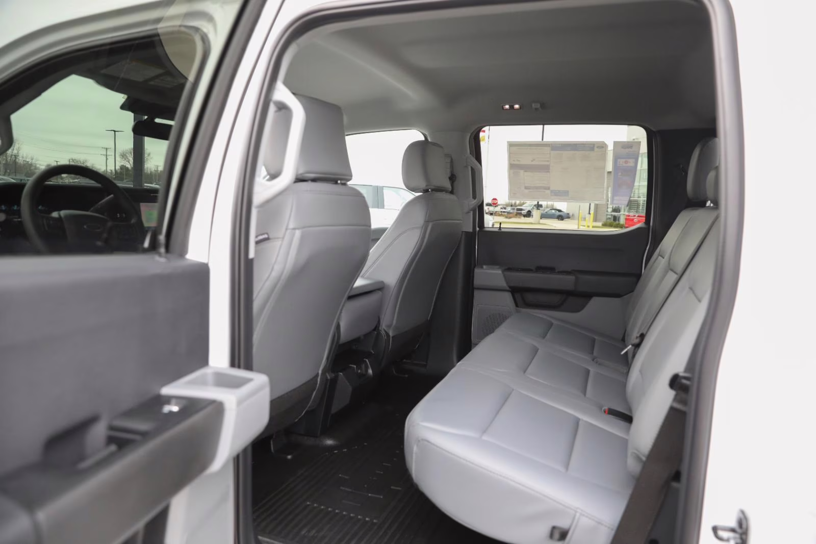2026 Oxford White Ford Super Duty F-250 SRW XL 4X4 Truck