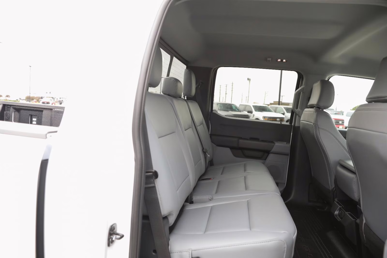 2026 Oxford White Ford Super Duty F-250 SRW XL 4X4 Truck
