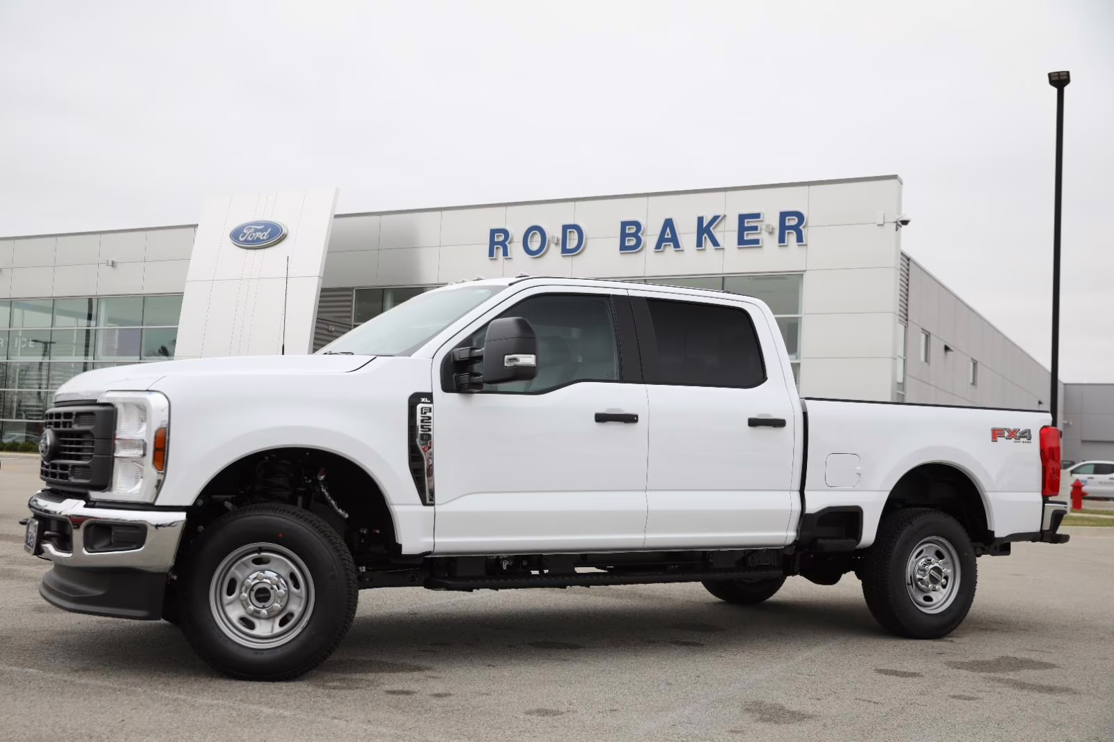 2026 Oxford White Ford Super Duty F-250 SRW XL 4X4 Truck