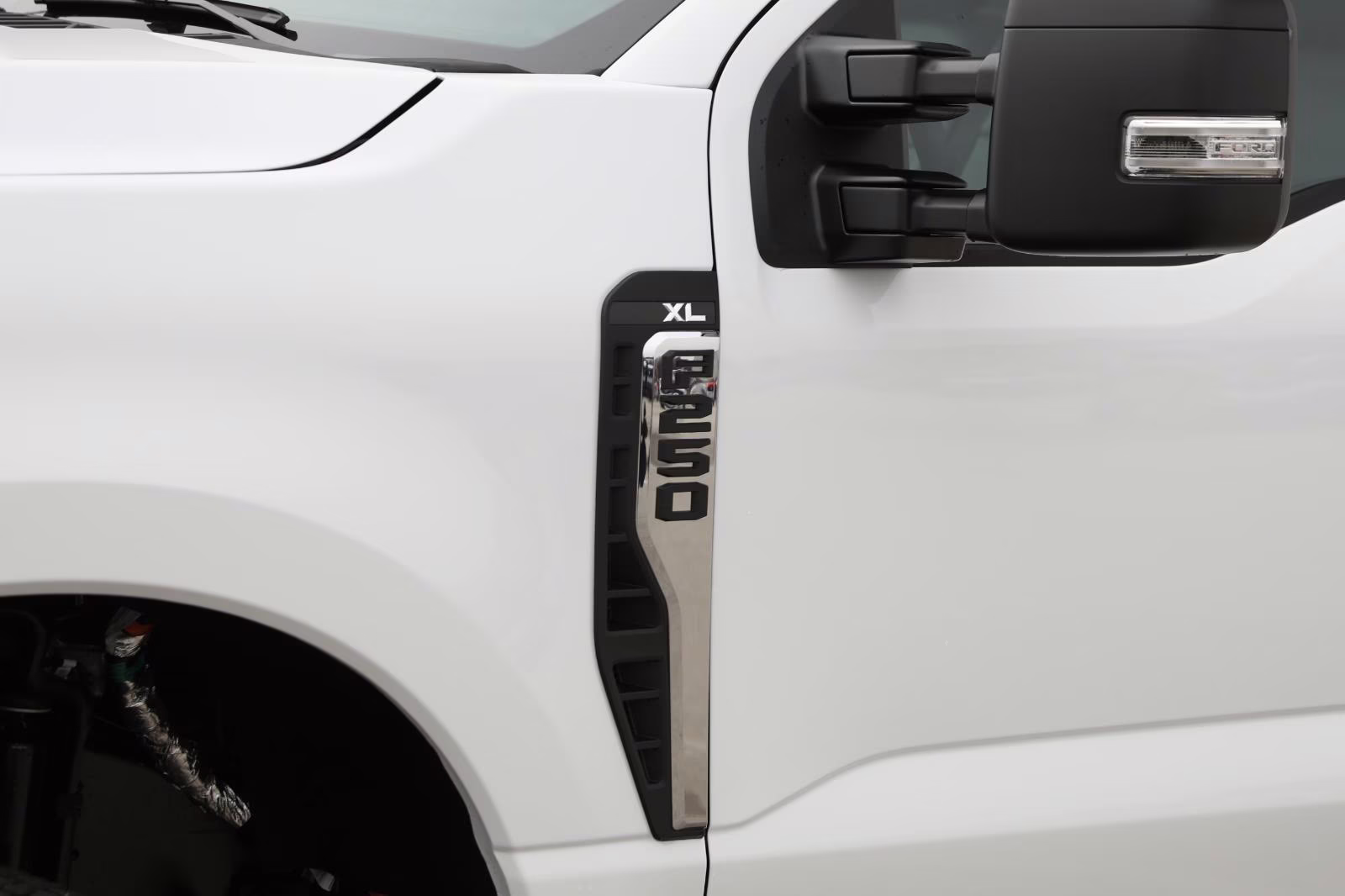 2026 Oxford White Ford Super Duty F-250 SRW XL 4X4 Truck