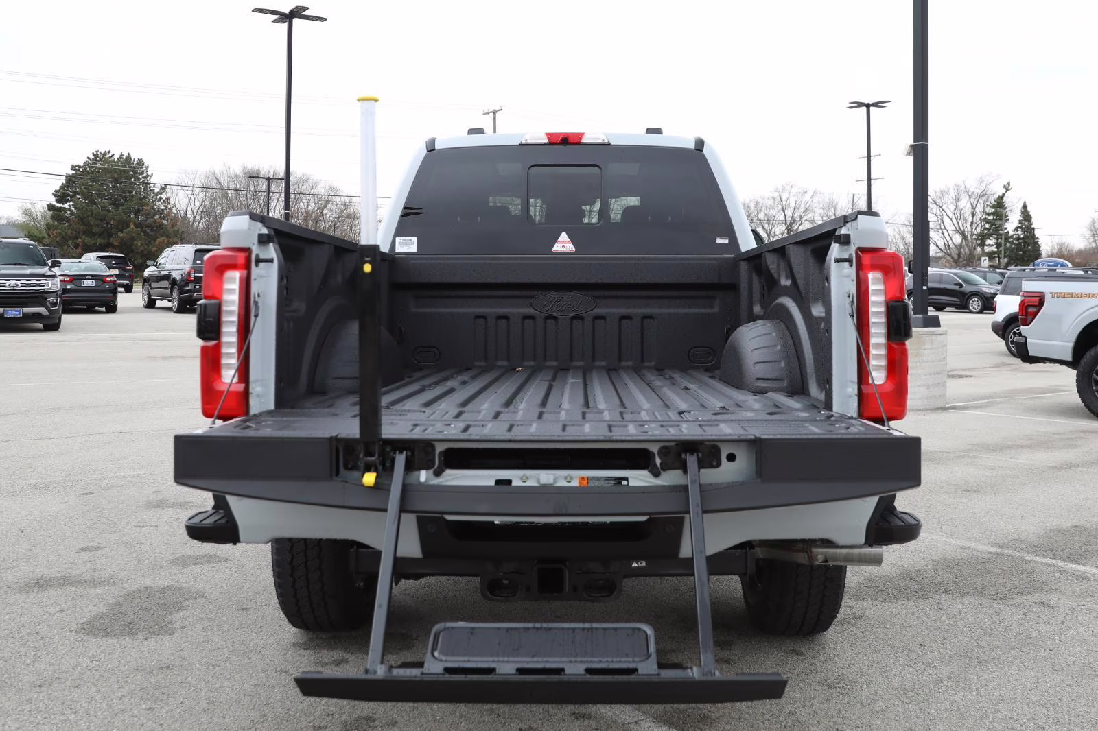 2026 Avalanche Ford Super Duty F-250 SRW LARIAT 4X4 Truck