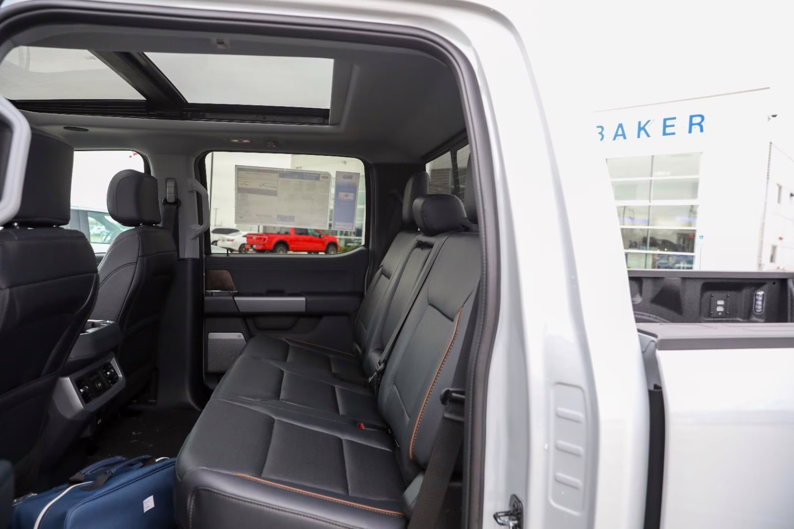 2026 Avalanche Ford Super Duty F-250 SRW LARIAT 4X4 Truck