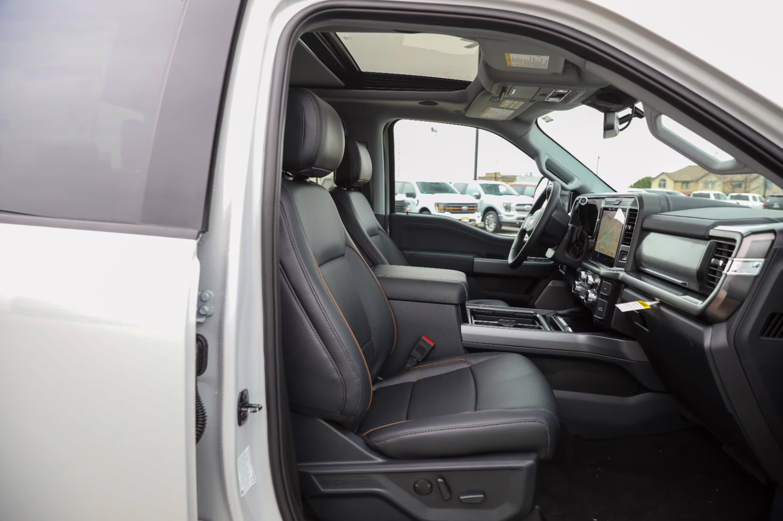 2026 Avalanche Ford Super Duty F-250 SRW LARIAT 4X4 Truck